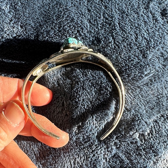 vintage Silver and Turquoise native Bracelet - Picture 2 of 15